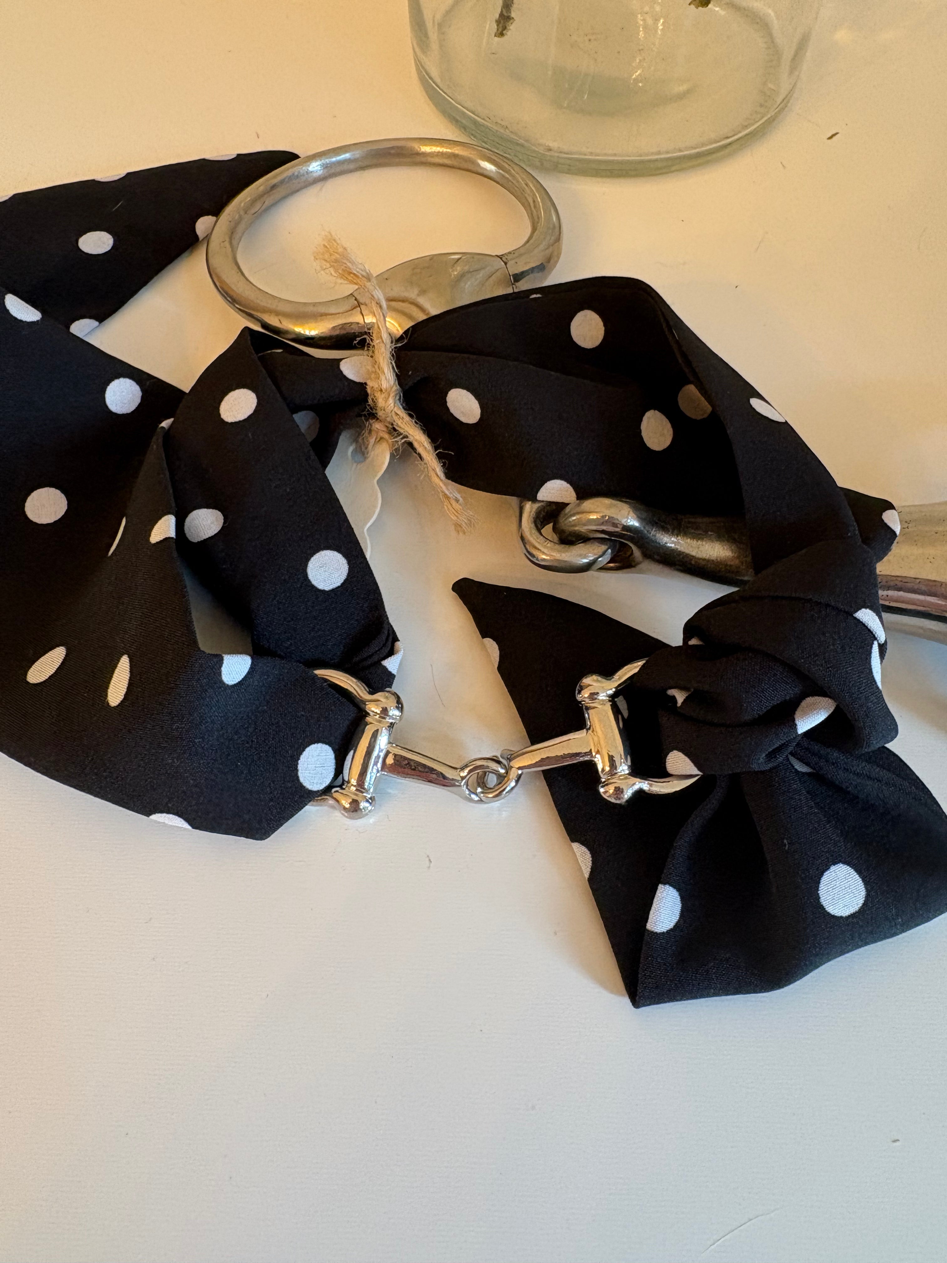 Snaffle Scarf Slide